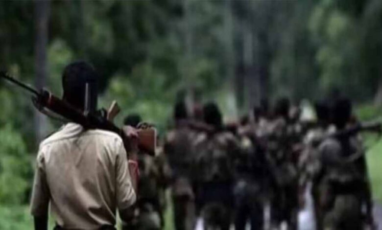 छत्तीसगढ़-आंध्र-सीमा-पर-सक्रिय-5-लाख-की-इनामी-महिला-माओवादी-पोडियम-लक्ष्मी-ने-किया-समर्पण