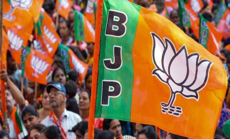 एमपी-में-राजनीतिक-नियुक्तियों-पर-रोक,-वीडी-और-मुख्यमंत्री-की-राह-में-खुद-अपनों-ने-खड़े-किए-रोड़े