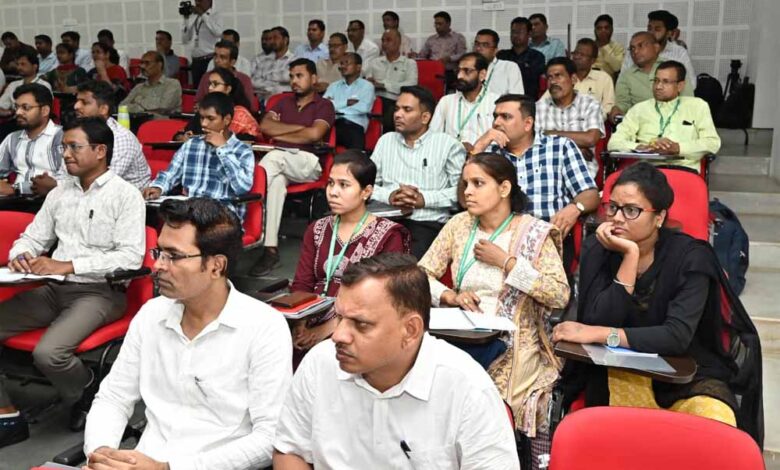 नवा-रायपुर-स्थित-आईआईआईटी-में-डिजिटल-दक्षता-एवं-एआई-एकीकरण-पर-चरणबद्ध-प्रशिक्षण-सम्पन्न