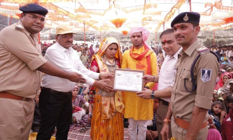 बड़वानी-पुलिस-की-अनोखी-पहल,-जनजातीय-अंचल-में-दारू-दहेज-और-dj-मुक्त-विवाह-अभियान-शुरू