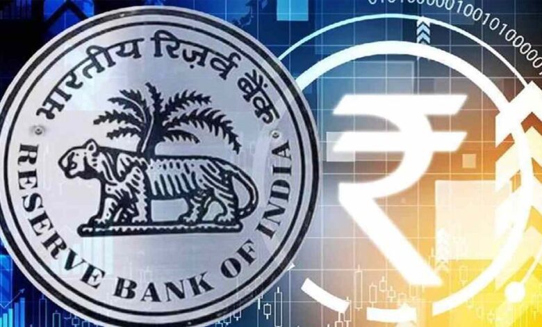 रुपये-को-संभालने-के-लिए-rbi-की-तैयारी,-बढ़-सकती-हैं-ब्याज-दरें