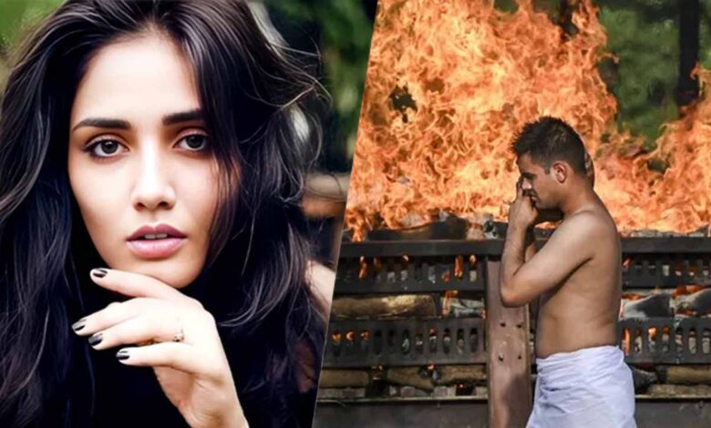 भोपाल-में-नम-आंखों-से-त्विषा-को-अंतिम-विदाई,-भाई-मेजर-हर्षित-ने-दी-मुखाग्नि
