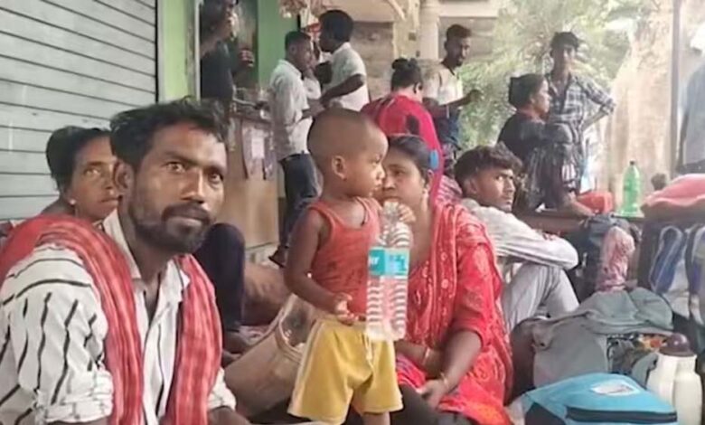 बांग्लादेश-बॉर्डर-पर-अवैध-प्रवासियों-की-बढ़ती-भीड़,-बंगाल-में-घुसपैठियों-में-दिखा-डर